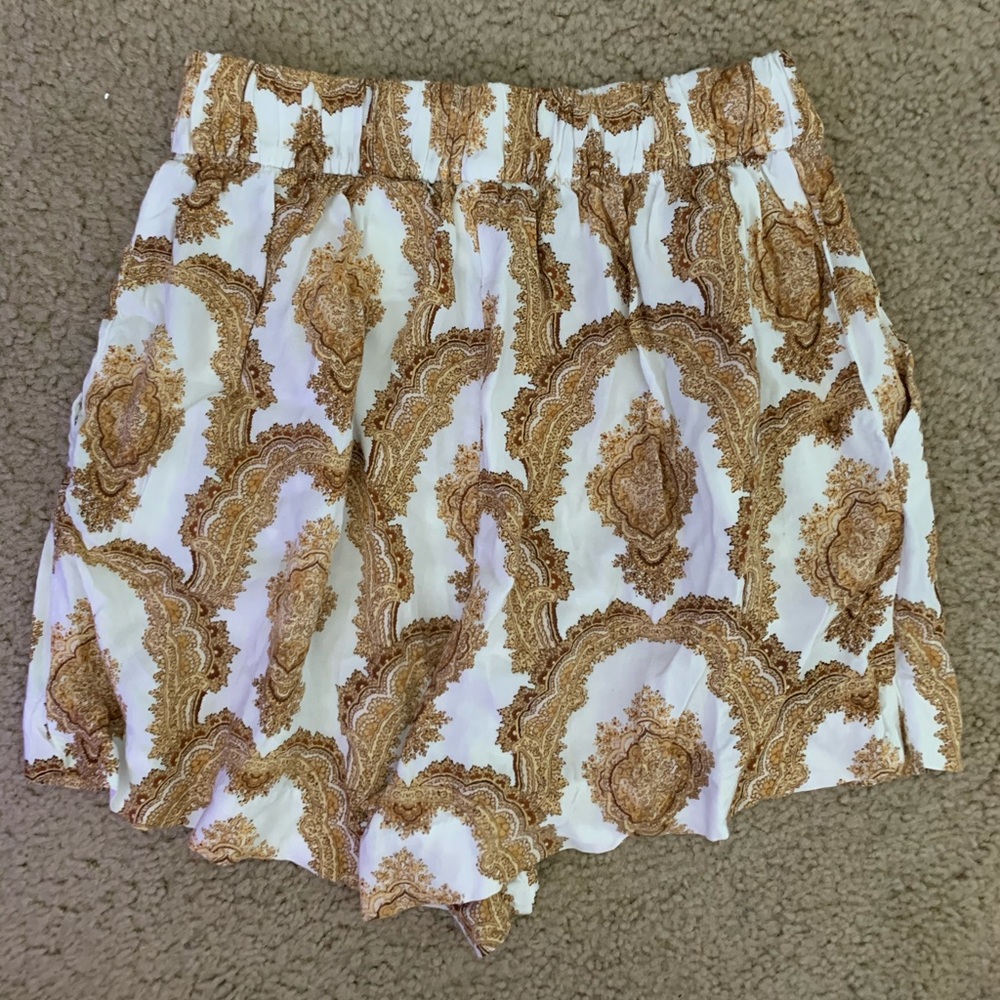 F21 White and Gold Detailed Flowy Shorts